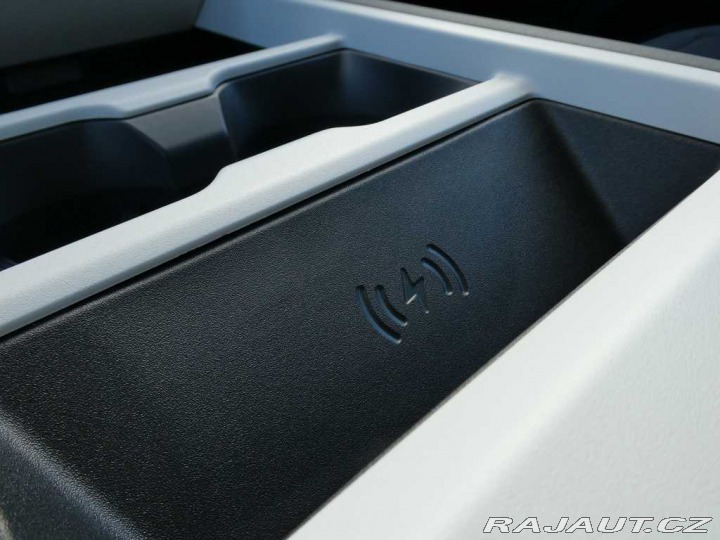 Land Rover Defender 110 3,0 S D200 2025