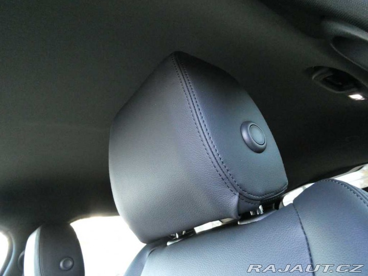 Land Rover Range Rover Velar 3,0 Dynamic SE P400e 4x4 2025