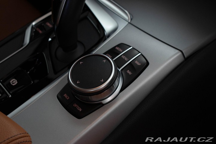 BMW 5 520d xDrive TAŽNÉ*REZERVA 2020