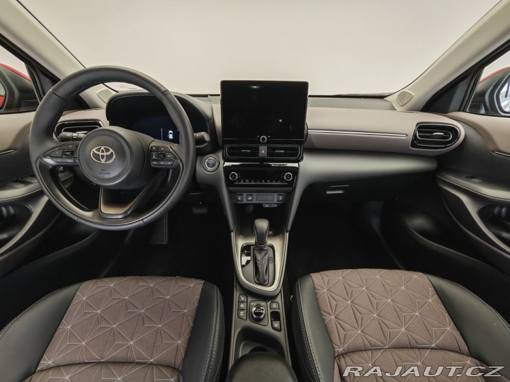 Toyota Yaris Cross 1.5 Hybrid eCVT AWD Execu 2025