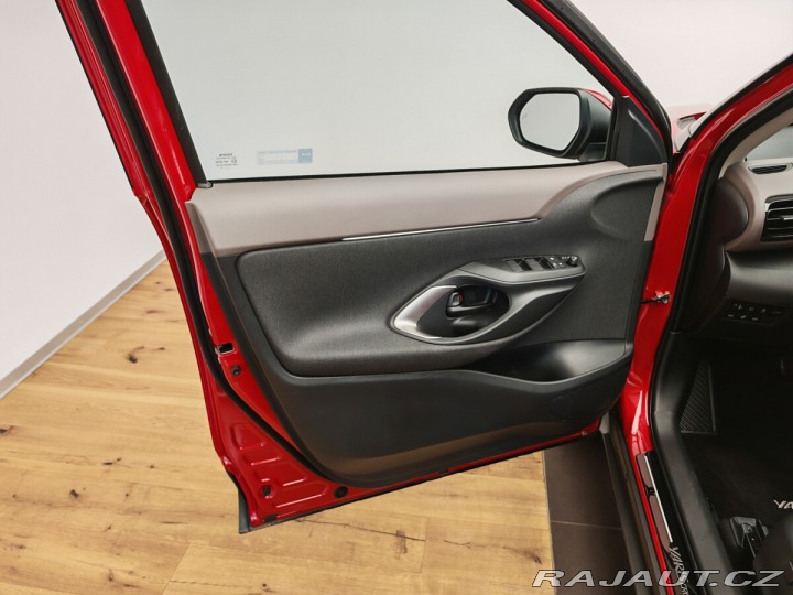 Toyota Yaris Cross 1.5 Hybrid eCVT AWD Execu 2025