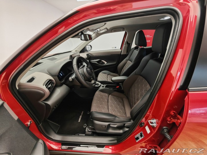 Toyota Yaris Cross 1.5 Hybrid eCVT AWD Execu 2025