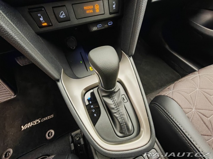 Toyota Yaris Cross 1.5 Hybrid eCVT AWD Execu 2025