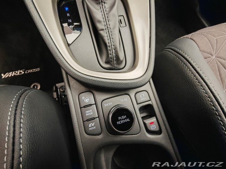 Toyota Yaris Cross 1.5 Hybrid eCVT AWD Execu 2025