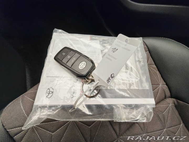 Toyota Yaris Cross 1.5 Hybrid eCVT AWD Execu 2025