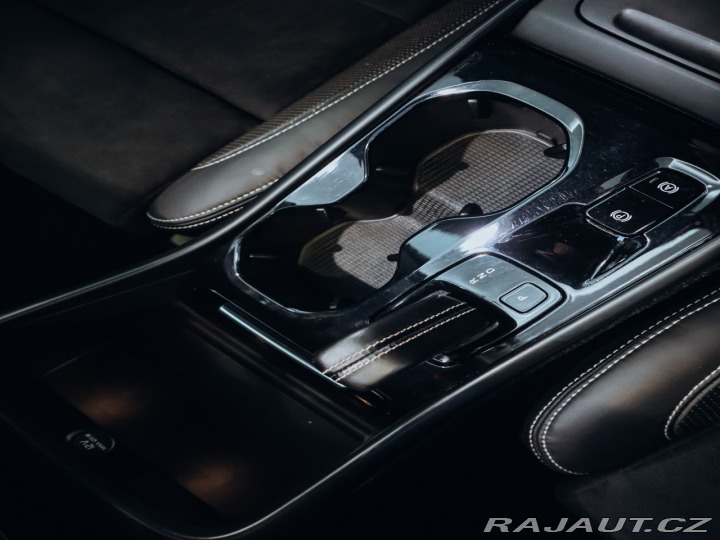 Volvo XC40 T5 AWD R-Design 2018