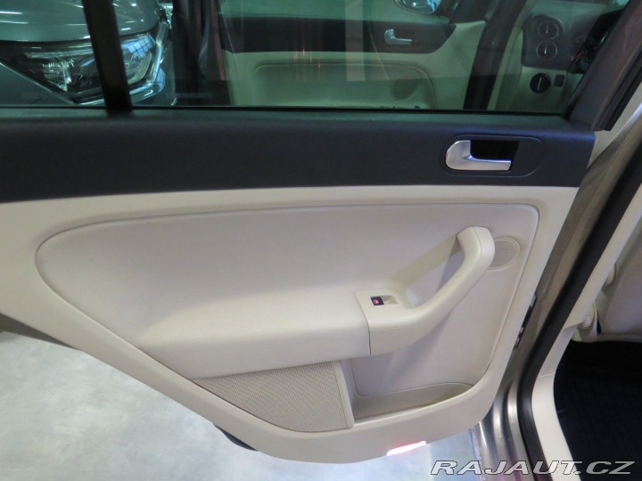 Volkswagen Golf Plus 1.4TSI,navi,kamera,DSG,vý 2009