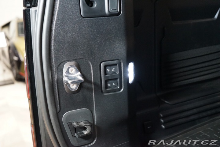 Land Rover Defender D300*110*HSE*X-DYNAMIC* 2025