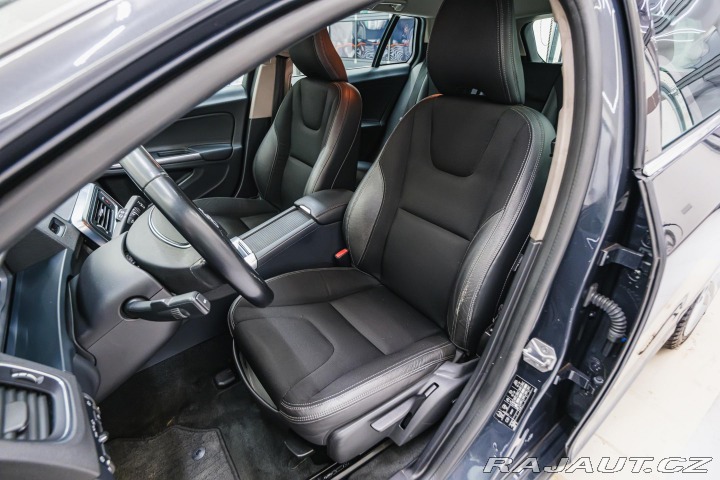 Volvo V60 D4 AWD/AT 133 kW , tažné 2014