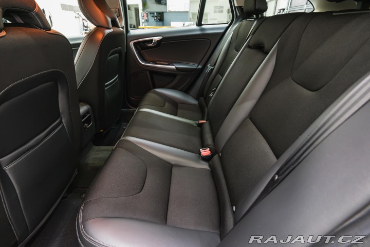 Volvo V60 D4 AWD/AT 133 kW , tažné 2014