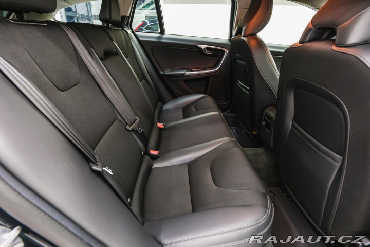 Volvo V60 D4 AWD/AT 133 kW , tažné 2014