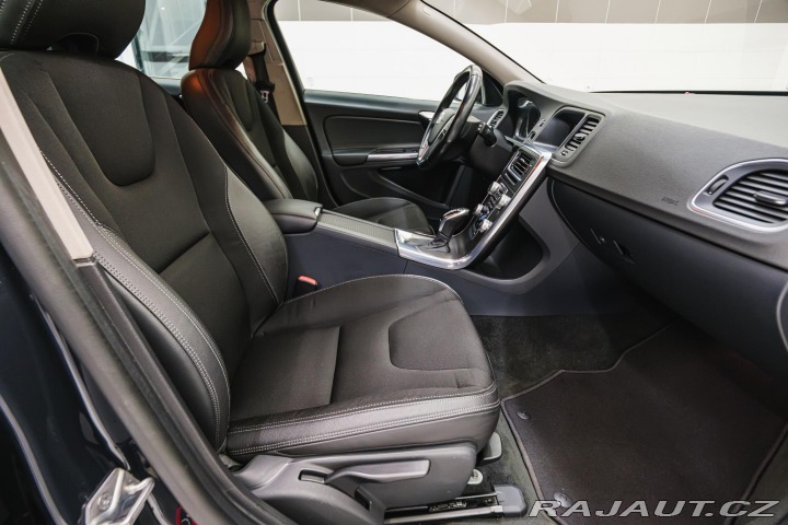 Volvo V60 D4 AWD/AT 133 kW , tažné 2014