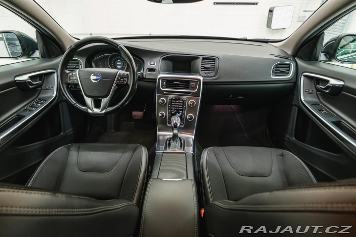 Volvo V60 D4 AWD/AT 133 kW , tažné 2014
