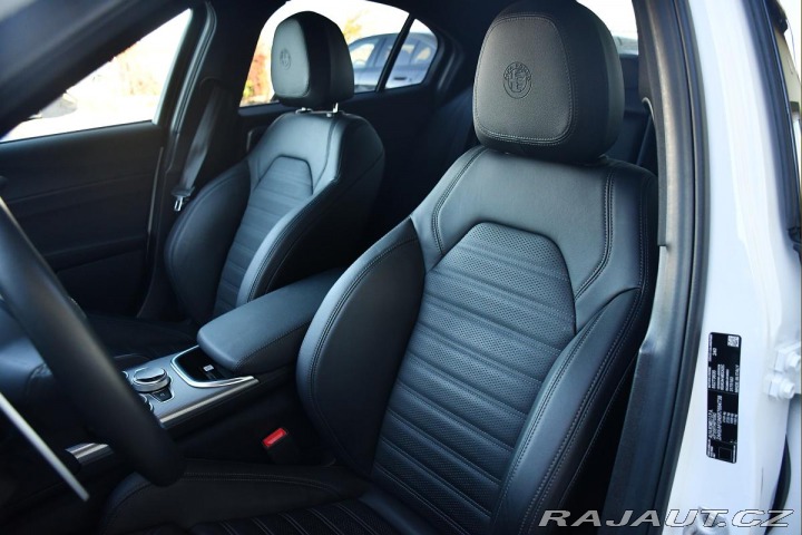 Alfa Romeo Giulia 2.0Turbo REZERVACE 2024