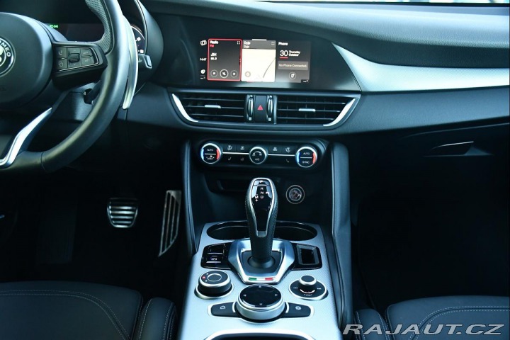 Alfa Romeo Giulia 2.0Turbo REZERVACE 2024