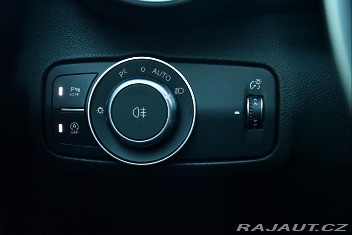 Alfa Romeo Giulia 2.0Turbo206kW AT8-Q4 Velo 2024