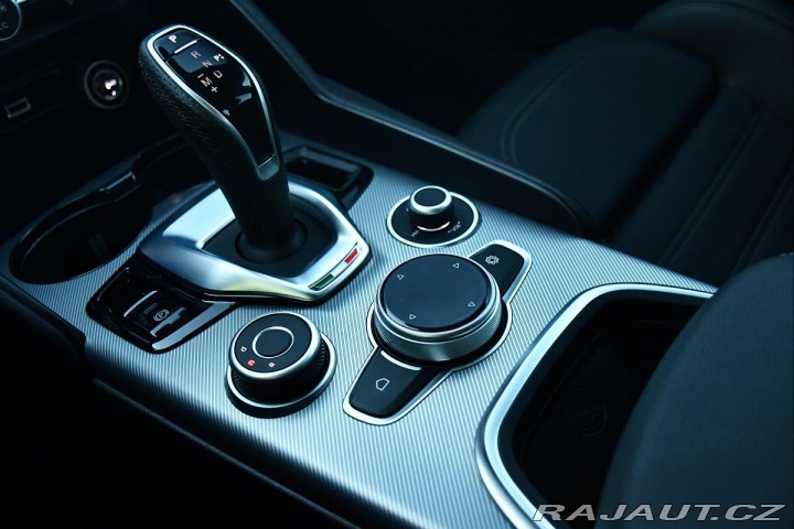 Alfa Romeo Giulia 2.0Turbo REZERVACE 2024