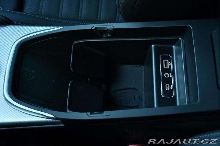 Alfa Romeo Giulia 2.0Turbo REZERVACE 2024