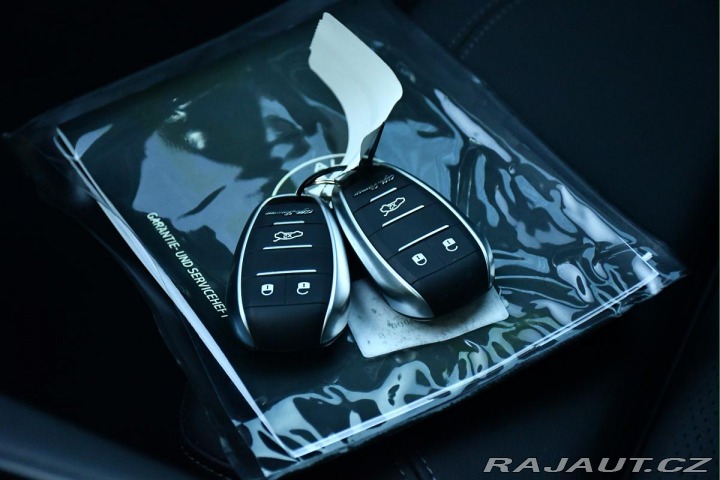 Alfa Romeo Giulia 2.0Turbo206kW AT8-Q4 Velo 2024