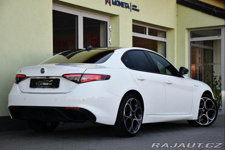 Alfa Romeo Giulia 2.0Turbo206kW AT8-Q4 Velo 2024