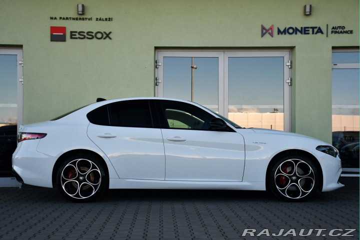 Alfa Romeo Giulia 2.0Turbo206kW AT8-Q4 Velo 2024