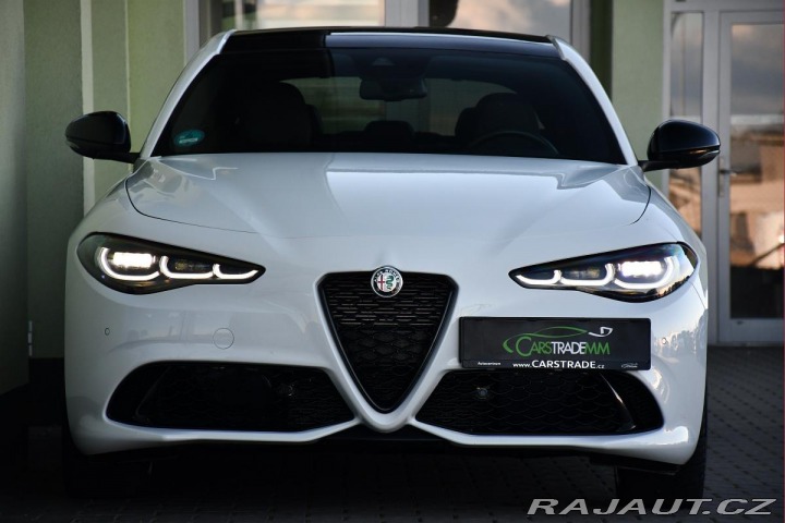 Alfa Romeo Giulia 2.0Turbo206kW AT8-Q4 Velo 2024