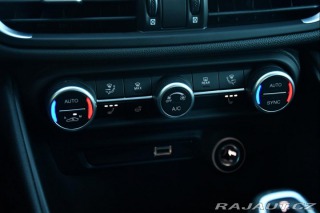 Alfa Romeo Giulia 2.0Turbo206kW AT8-Q4 Velo 2024