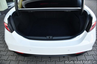 Alfa Romeo Giulia 2.0Turbo206kW AT8-Q4 Velo 2024