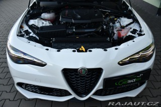 Alfa Romeo Giulia 2.0Turbo206kW AT8-Q4 Velo 2024