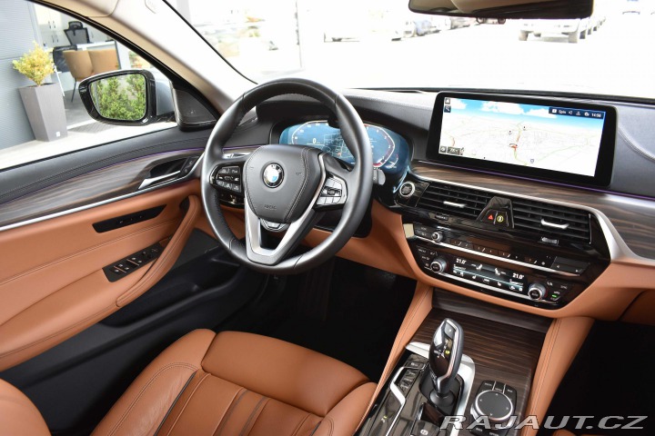 BMW 5 530d xD LUXURY*TAŽNÉ*ZÁRU 2023