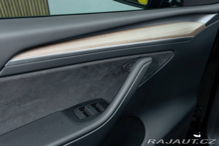 Tesla Model Y Dual Moro Long Range 2023