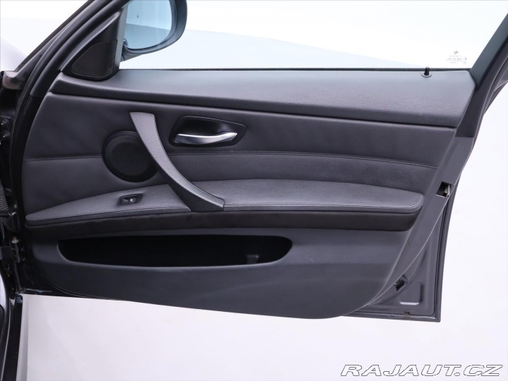 BMW 3 3,0 330i 190kW Xenon Navi 2006