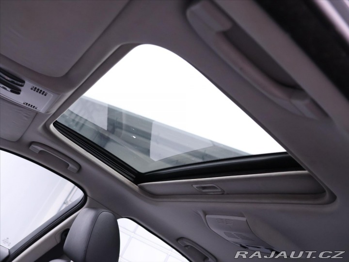 BMW 3 3,0 330i 190kW Xenon Navi 2006