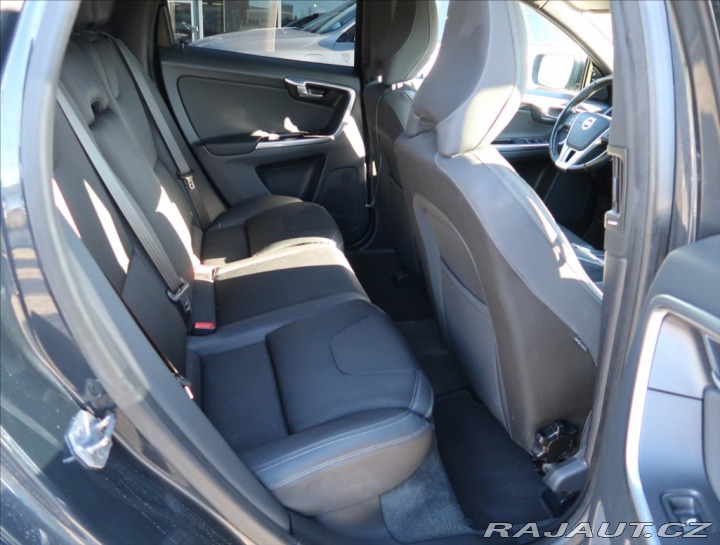 Volvo XC60 2,0 D3 AUT MOMENTUM 2014