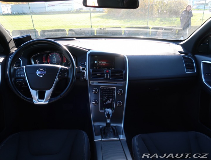 Volvo XC60 2,0 D3 AUT MOMENTUM 2014