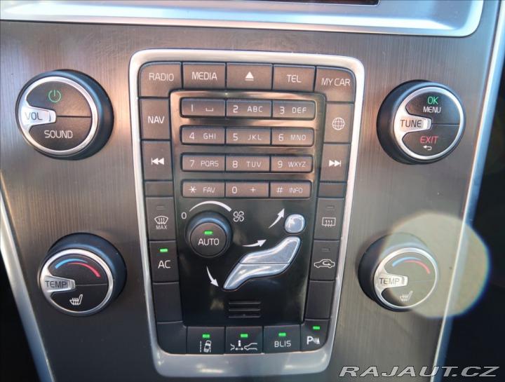 Volvo XC60 2,0 D3 AUT MOMENTUM 2014