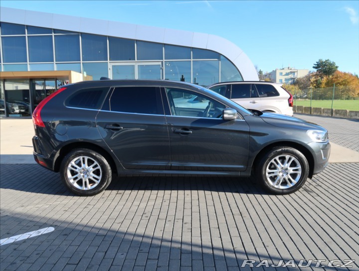 Volvo XC60 2,0 D3 AUT MOMENTUM 2014