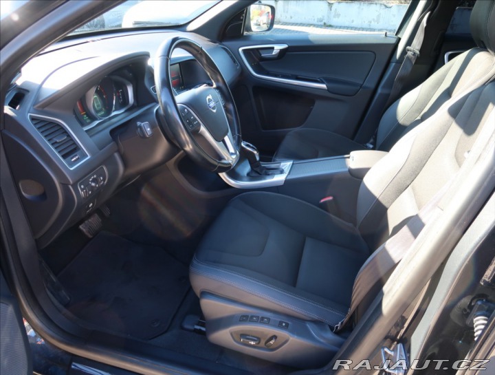 Volvo XC60 2,0 D3 AUT MOMENTUM 2014