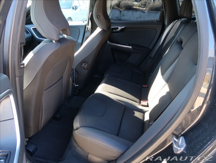 Volvo XC60 2,0 D3 AUT MOMENTUM 2014