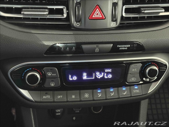 Hyundai i30 1,5 T-GDI SMART 7/2027 ZÁ 2022