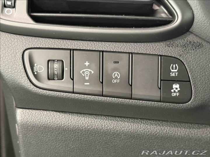 Hyundai i30 1,5 T-GDI SMART 7/2027 ZÁ 2022