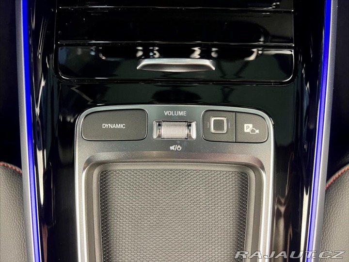 Mercedes-Benz GLB 200d 4MATIC AMG, WEBASTO, 2025