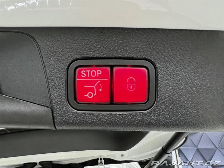 Mercedes-Benz GLB 200d 4MATIC AMG, WEBASTO, 2025