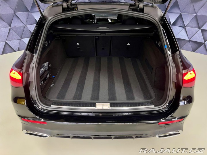 Mercedes-Benz E 220d AMG 4M, PANO,HYPER, 2025