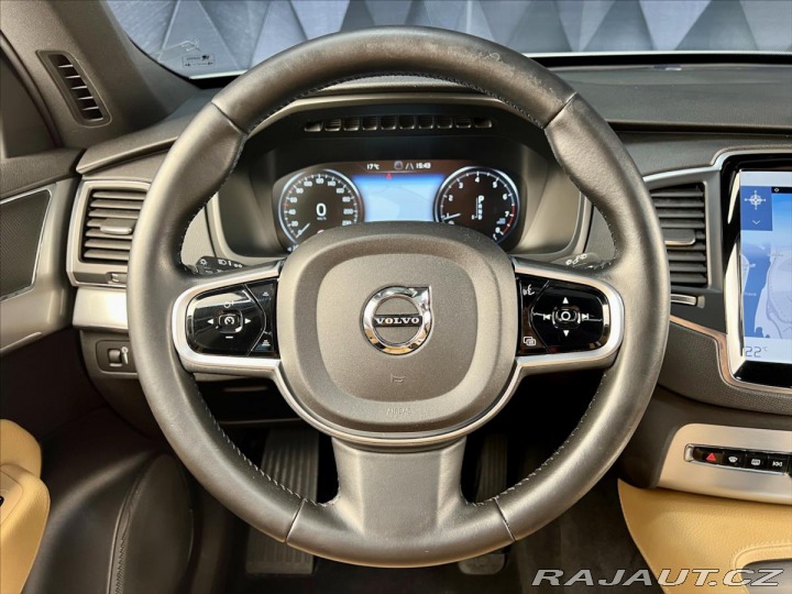 Volvo XC90 T6 AWD MOMENTUM, PANORAMA 2017
