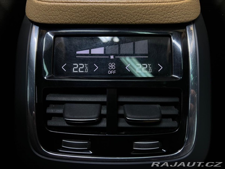 Volvo XC90 T6 AWD MOMENTUM, PANORAMA 2017