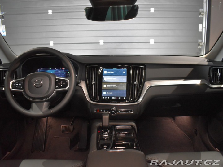 Volvo V60 2,0 T6 AWD PLUS Bezklíč,B 2025