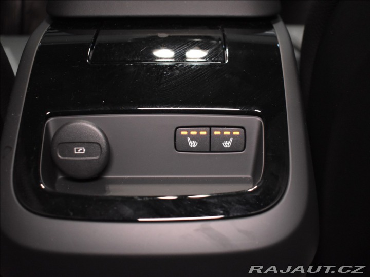 Volvo V60 2,0 T6 AWD PLUS Bezklíč,B 2025