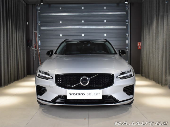 Volvo V60 2,0 T6 AWD PLUS Bezklíč,B 2025