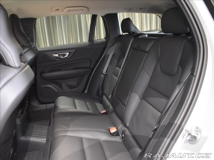 Volvo V60 2,0 T6 AWD PLUS Bezklíč,B 2025